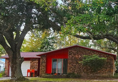 15300 Lansing Dr, Biloxi, MS, 39532-2923 | Card Image