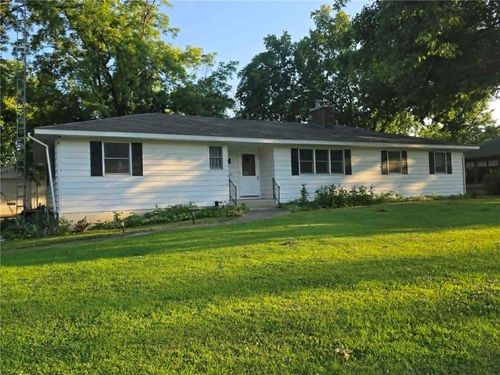 208 E Bodine Ave, Clinton, MO, 64735-2820 | Card Image