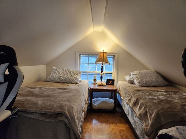 981 River Rd, Home with 4 bedrooms, 3 bathrooms and 5 parking in Marstons Mills MA | Image 34