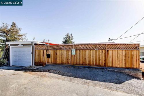 2555 Orange St, Martinez, CA, 94553-3343 | Card Image