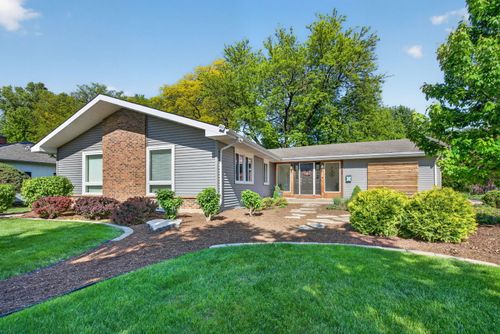 223 Willow Ln, Geneva, IL, 60134-1044 | Card Image