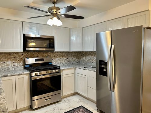 unit-2-8518 W Rascher Ave, Chicago, IL, 60656-1313 | Card Image