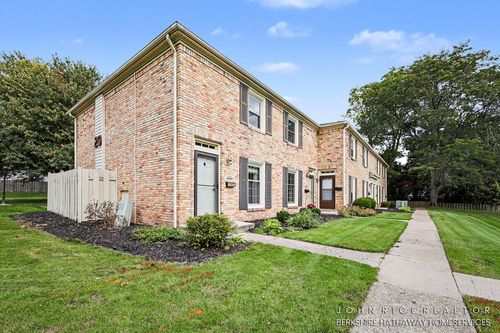2466 Abbington Dr Se, Grand Rapids, MI, 49506-5481 | Card Image