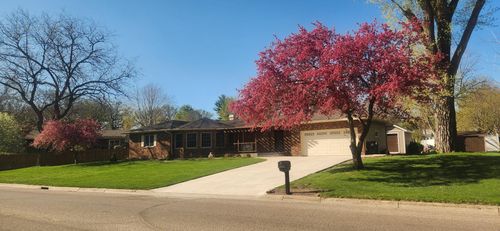 1005 W Richway Dr, Albert Lea, MN, 56007-2065 | Card Image