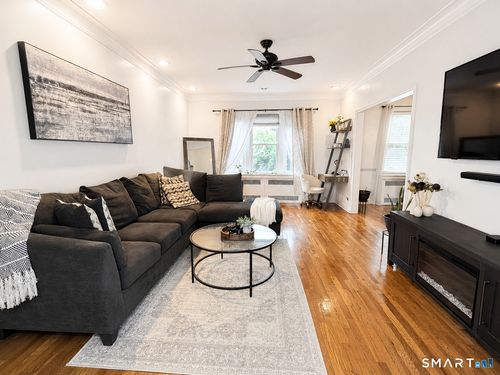 2-1d-70 Strawberry Hill Ave, Stamford, CT, 06902-2645 | Card Image