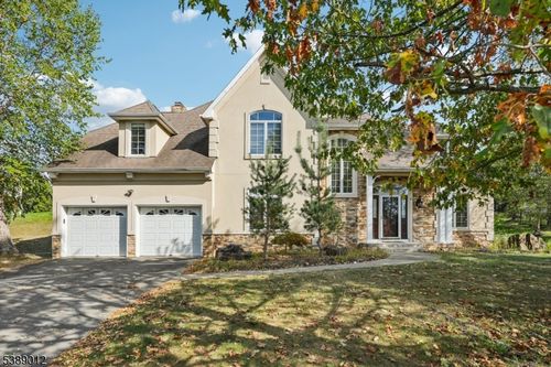 4 Forest Hill Dr, Wayne, NJ, 07470-3749 | Card Image