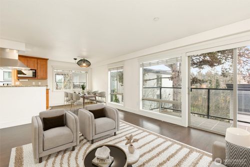 unit-b202-3204 81st Pl Se, Mercer Island, WA, 98040-2930 | Card Image