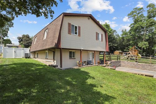 3 Bedford Rd, Carmel, NY, 10512-5867 | Card Image