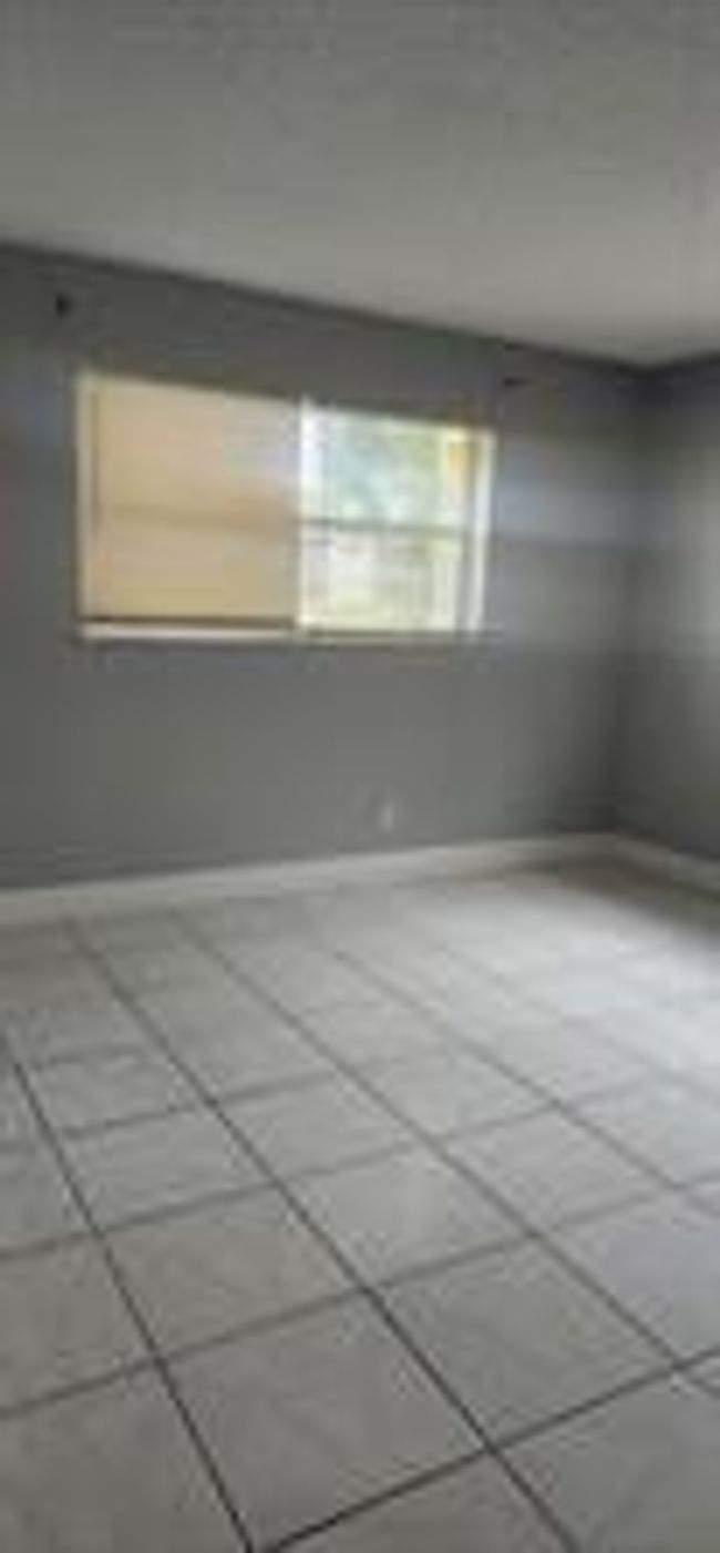 APT-110 - 8020 Colony Cir N, Condo with 2 bedrooms, 2 bathrooms and null parking in Tamarac FL | Image 6