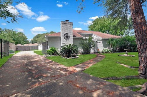 14326 Overbrook Ln, Houston, TX, 77077-5215 | Card Image