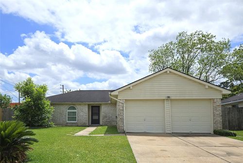 17302 Heritage Bay Drive, Webster, TX, 77598 | Card Image
