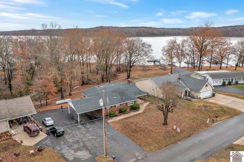 38 Elmhurst Ln, Murray, KY, 42071-5411 | Card Image