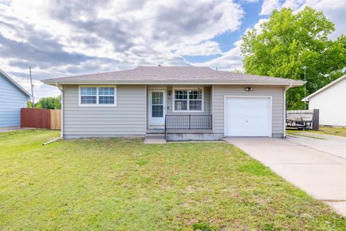 1011 Wirth St, Augusta, KS, 67010-1445 | Card Image