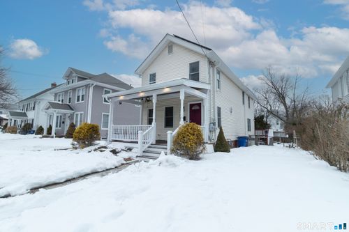 75 Martin St, West Haven, CT, 06516-5028 | Card Image