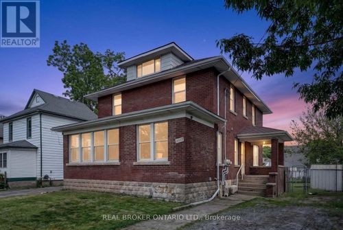 4417 Ellis St, Niagara Falls, ON, L2E1H5 | Card Image