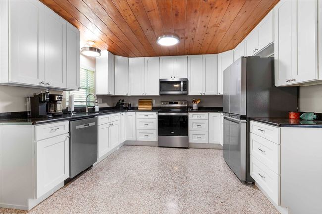 3755 Lakeview Dr, House other with 2 bedrooms, 2 bathrooms and null parking in Micco FL | Image 10