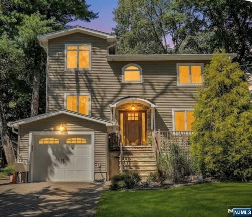 237 Cedar Ln, River Vale, NJ, 07675-5507 | Card Image