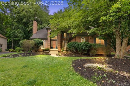 6403 W Oaks Dr, West Bloomfield, MI, 48324-3270 | Card Image