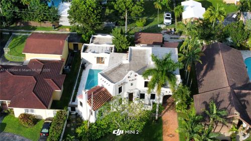 85 Deer Run, Miami Springs, FL, 33166-5785 | Card Image