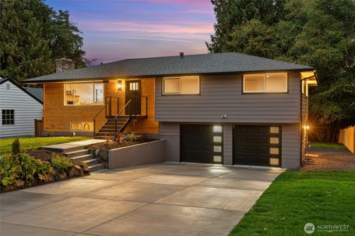 18625 81st Ave W, Edmonds, WA, 98026-5820 | Card Image