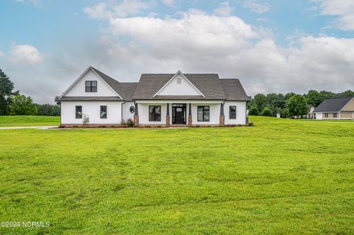 30 Cabin Creek Ln, Clinton, NC, 28328-6125 | Card Image
