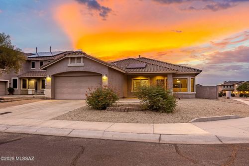 7533 N Clemens Way, Tucson, AZ, 85743-8262 | Card Image