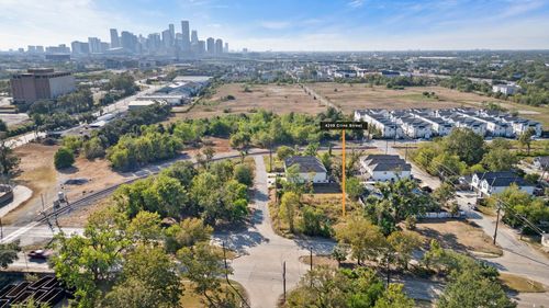 4209 Cline St, Houston, TX, 77020-6364 | Card Image