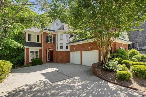 5052 Vinings Estates Ct Se, Smyrna, GA, 30126-5929 | Card Image