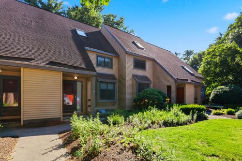 4 Remington Ct, Pembroke, NH, 03275-1325 | Card Image