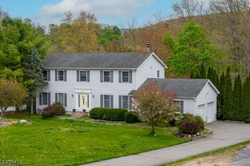 20 Willow Grove Ct, Ogdensburg, NJ, 07439-1168 | Card Image