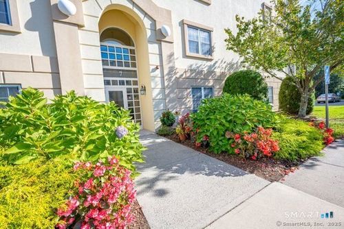 8-205-75 Washington Ave, Hamden, CT, 06518-6409 | Card Image