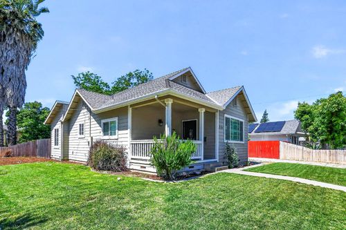 556 Cleveland Street, Woodland, CA, 95695 | Card Image