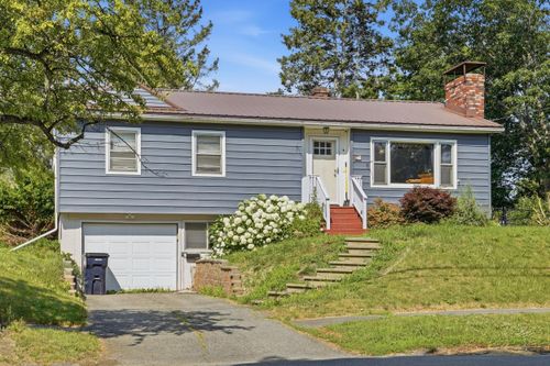 316 Fern St, Bangor, ME, 04401-4061 | Card Image