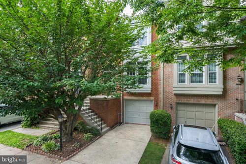 3827 Inverness Rd, FAIRFAX, VA, 22033-4605 | Card Image