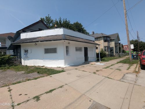 803 Bush St, Toledo, OH, 43604-2037 | Card Image