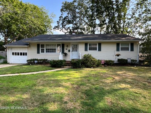 8 Corey Dr, Oakhurst, NJ, 07755-1230 | Card Image
