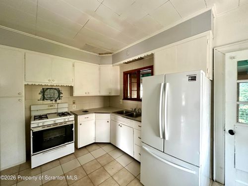 124 Crown Avenue, Scranton, PA, 18505 | Card Image