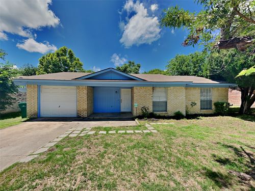 1202 Neptune Dr, Cedar Hill, TX, 75104-3208 | Card Image