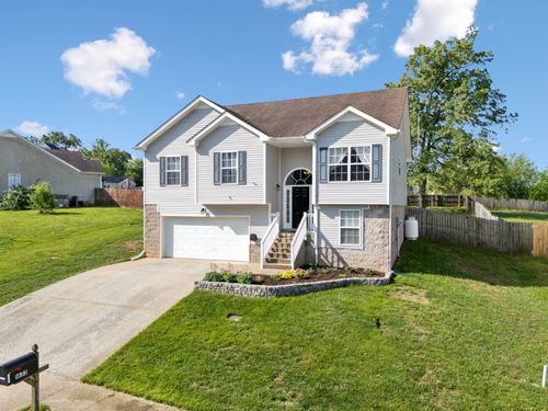 1633 Broad Cir, Clarksville, TN, 37042-7095 | Card Image