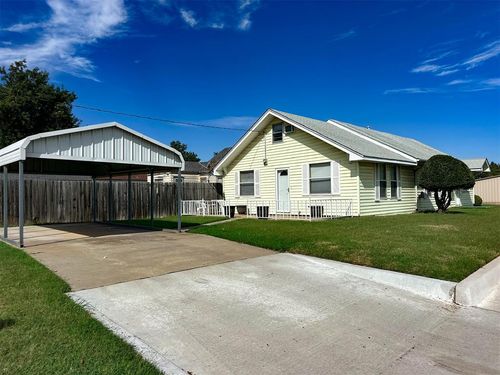 802 S Mission St, Anadarko, OK, 73005-4609 | Card Image