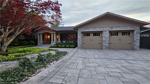 25 Sunset Dr, Simcoe, ON, N3Y4G2 | Card Image