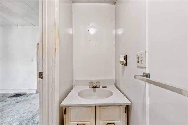 524 N Walnut St, House other with 2 bedrooms, 3 bathrooms and 3 parking in Blairsville PA | Image 9