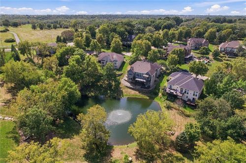 29451 Club Creek Dr, Louisburg, KS, 66053-3596 | Card Image