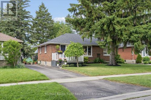 270 Windsor St, Oshawa, ON, L1H6G6 | Card Image
