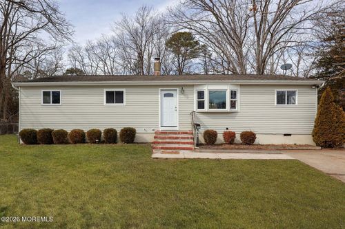 90 Canis Dr, Brick, NJ, 08724-3915 | Card Image