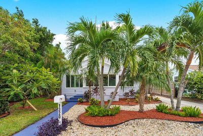 1320 N Ocean Breeze, House other with 2 bedrooms, 1 bathrooms and null parking in Lake Worth Beach FL | Image 3