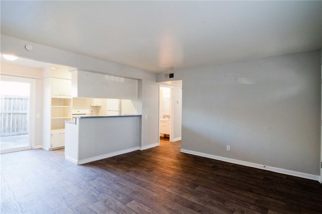A25 - 2506 Manor Cir, Home with 2 bedrooms, 1 bathrooms and 1 parking in Austin TX | Image 4