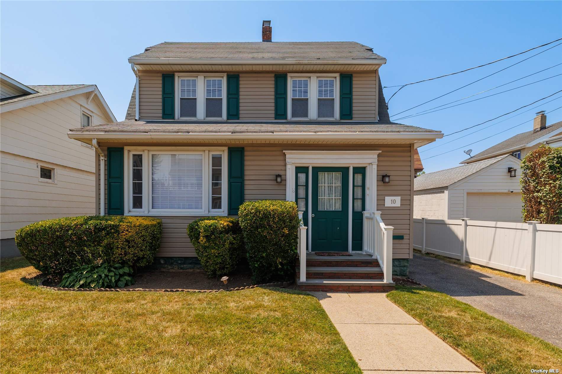 Vernon Ave, Rockville Centre, NY 11570
