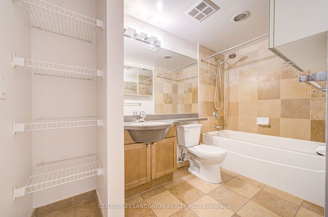 3406 - 763 Bay St, Condo with 2 bedrooms, 1 bathrooms and 1 parking in Toronto ON | Image 25