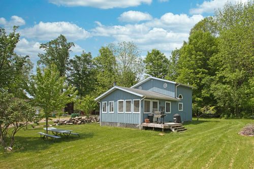 126 Diamond Isle, Cassopolis, MI, 49031-8323 | Card Image